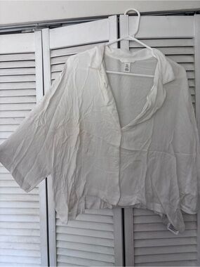 H&M White Button-Down Short Sleeve Cropped Top